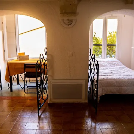 Vieux Grand Studio Ensoleille *