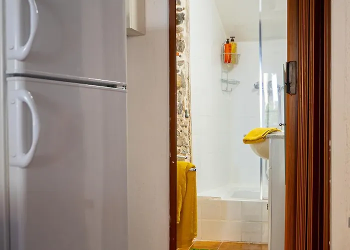 Апартаменти Vieux Grand Studio Ensoleille Мантон