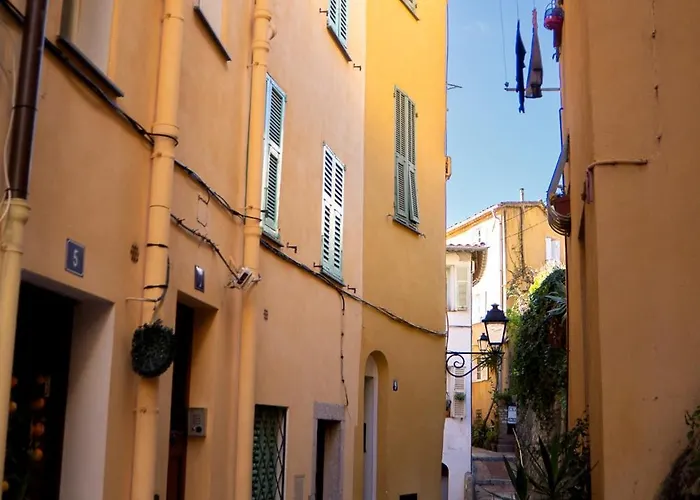 Vieux Grand Studio Ensoleille Apartamento Menton